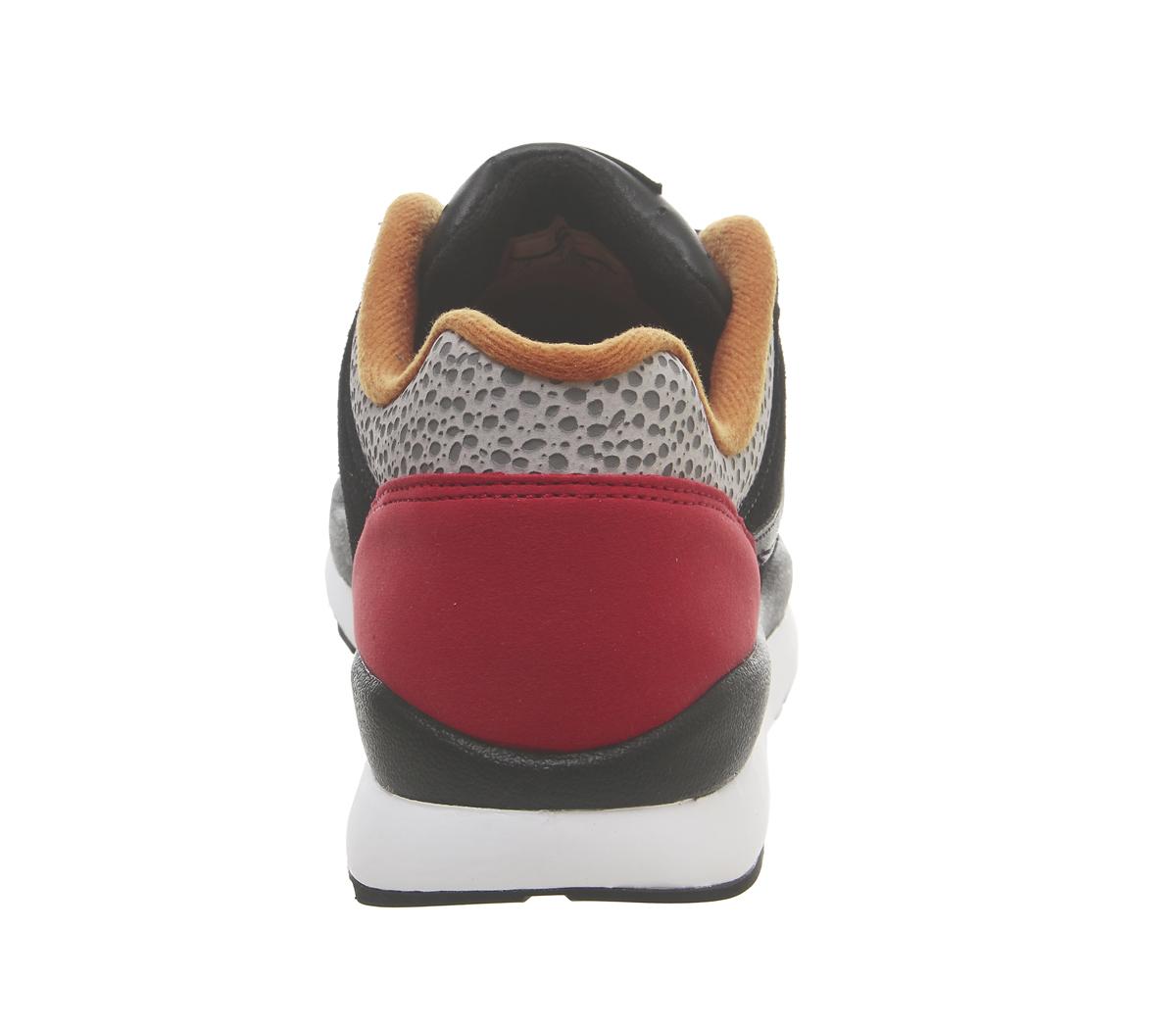 nike safari trainers