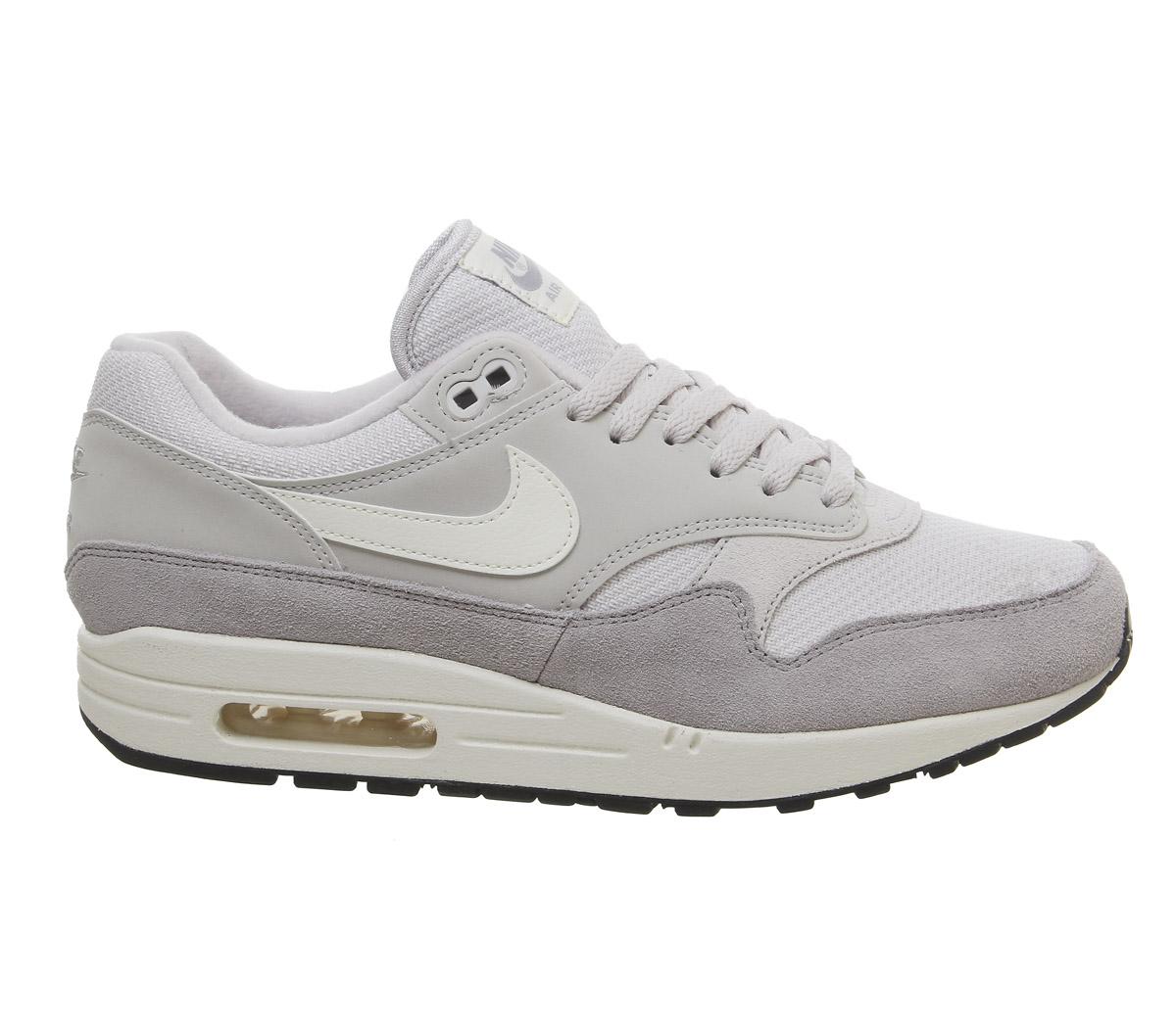 air max 1 trainers