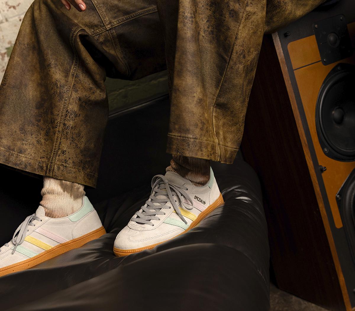 adidas Handball Spezial Trainers adidas Handball Spezial Trainers Grey Almost Pink Gum