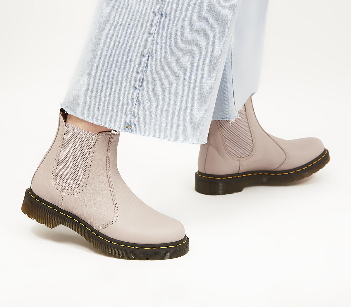 Dr. Martens2976 Chelsea Boots Dr. Martens2976 Chelsea BootsVintage Taupe