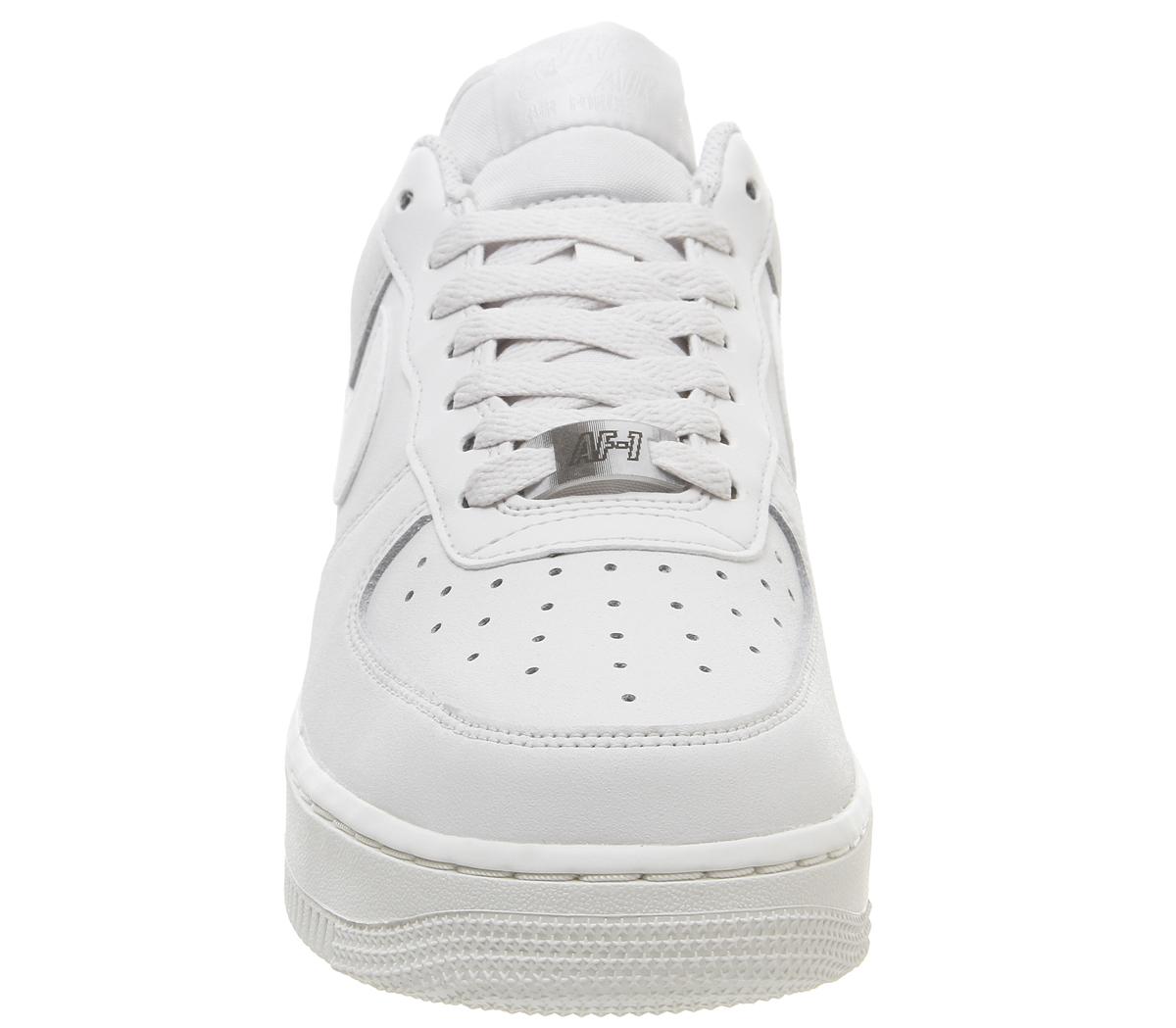 NikeAir Force 1 07Platinum Tint Summit White