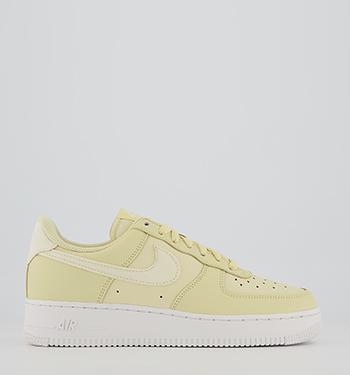 women's nike yellow trainers