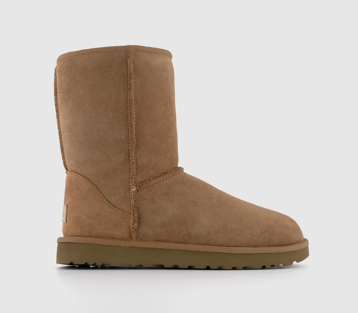 Classic Short Ii Boots Chestnut Suede In Tan