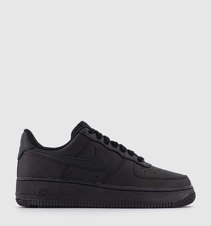 Black 2024 nike plimsolls