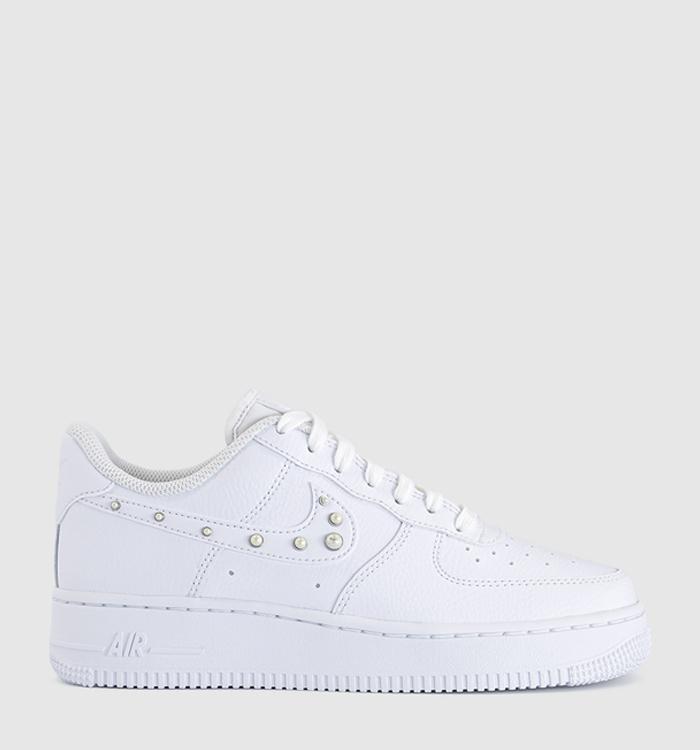 Nike Air Force 1 07 Trainers White White White Metallic Silver