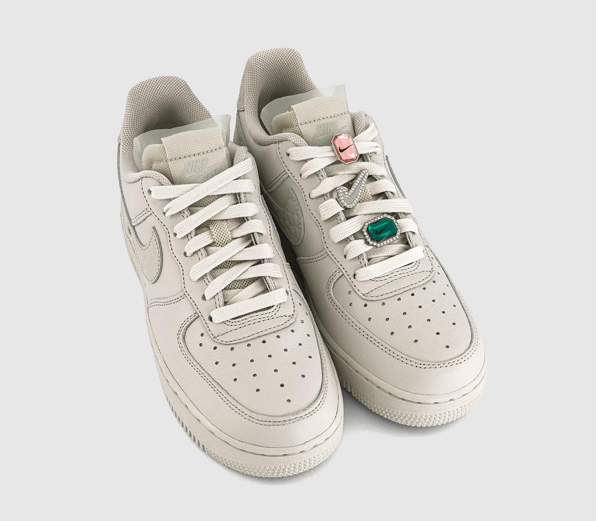 NikeAir Force 1 07 TrainersLight Bone Light Bone Kelly Green