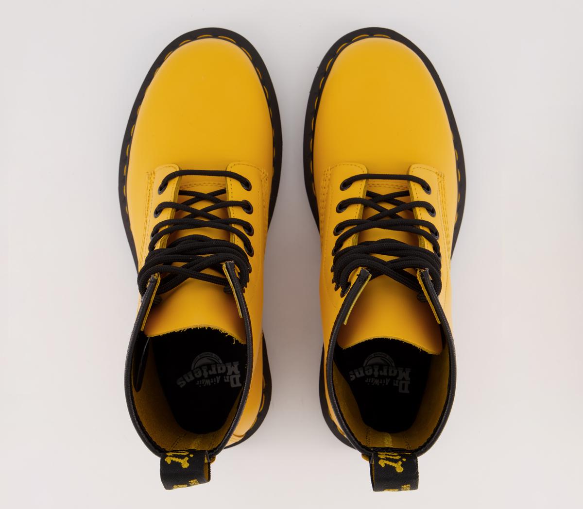 Dr. Martens8 Eyelet Lace Up BtYellow