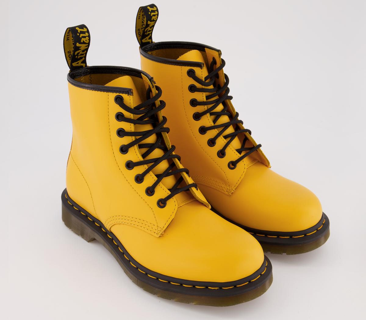 Dr. Martens8 Eyelet Lace Up BtYellow