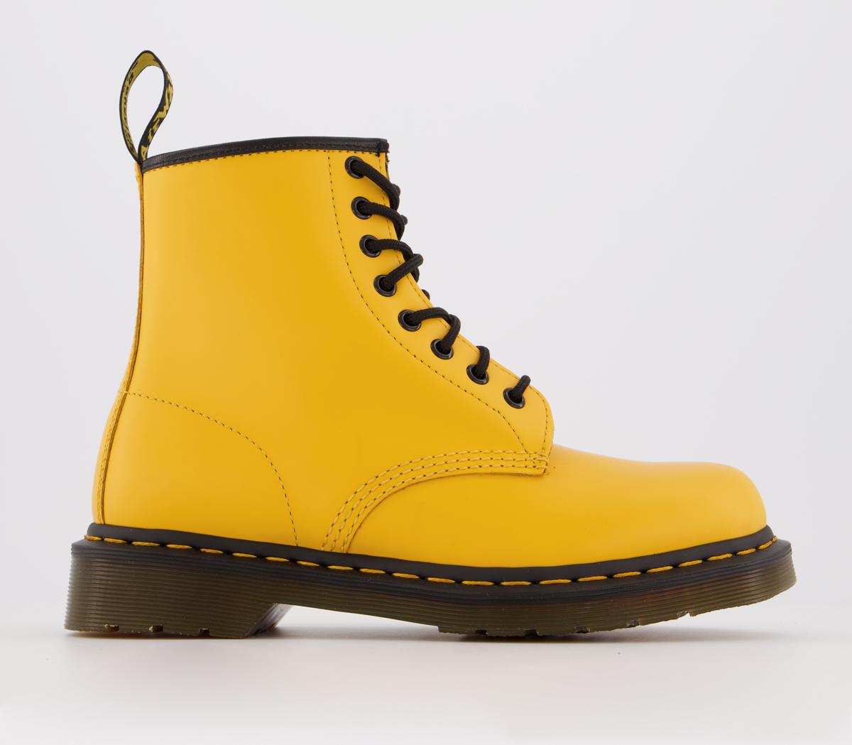 Dr. Martens8 Eyelet Lace Up BtYellow