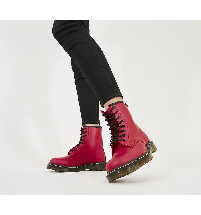 Dr. Martens 8 Eyelet Lace Up Bt Red - Women's Ankle Boots
