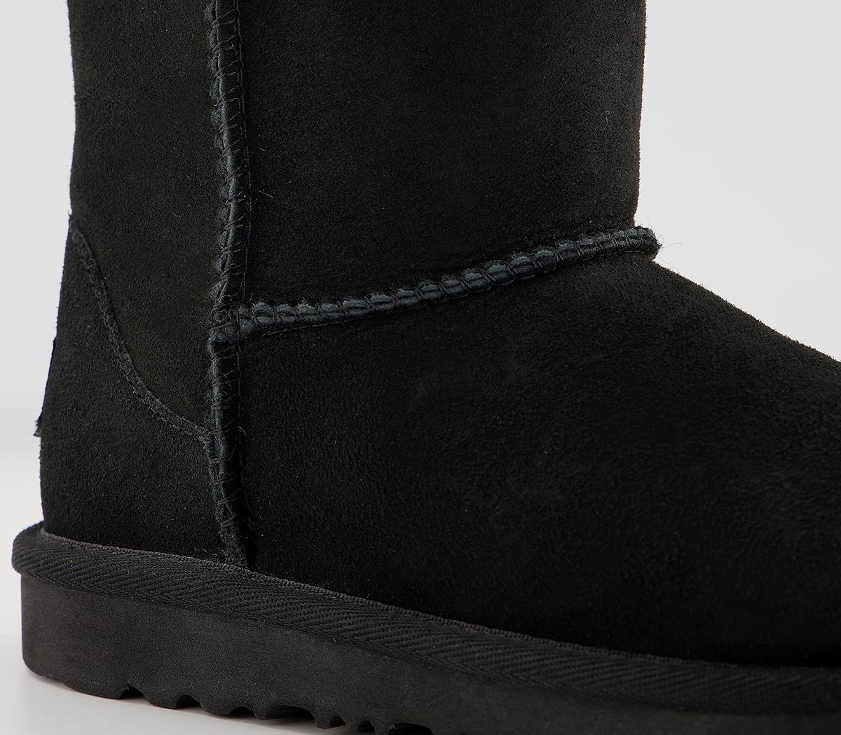UGGClassic II Youth BootsBlack