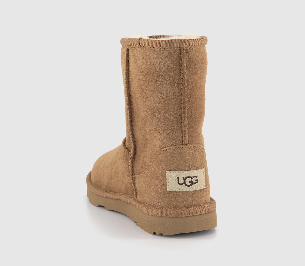 UGGClassic II Youth BootsChestnut