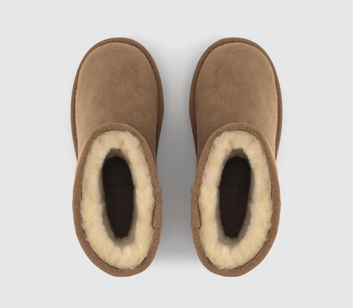 UGGClassic II Youth BootsChestnut