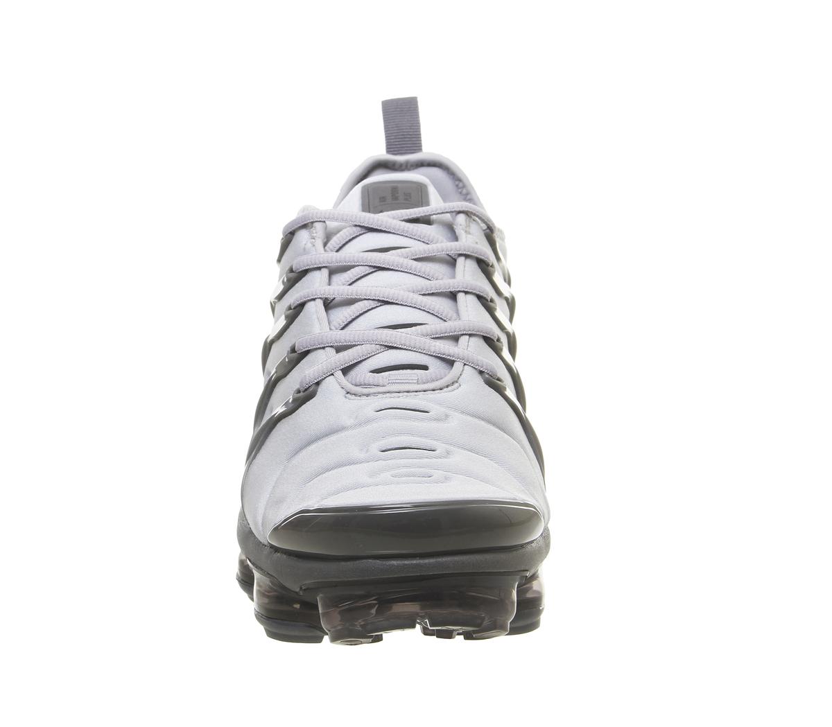 air vapormax plus trainers