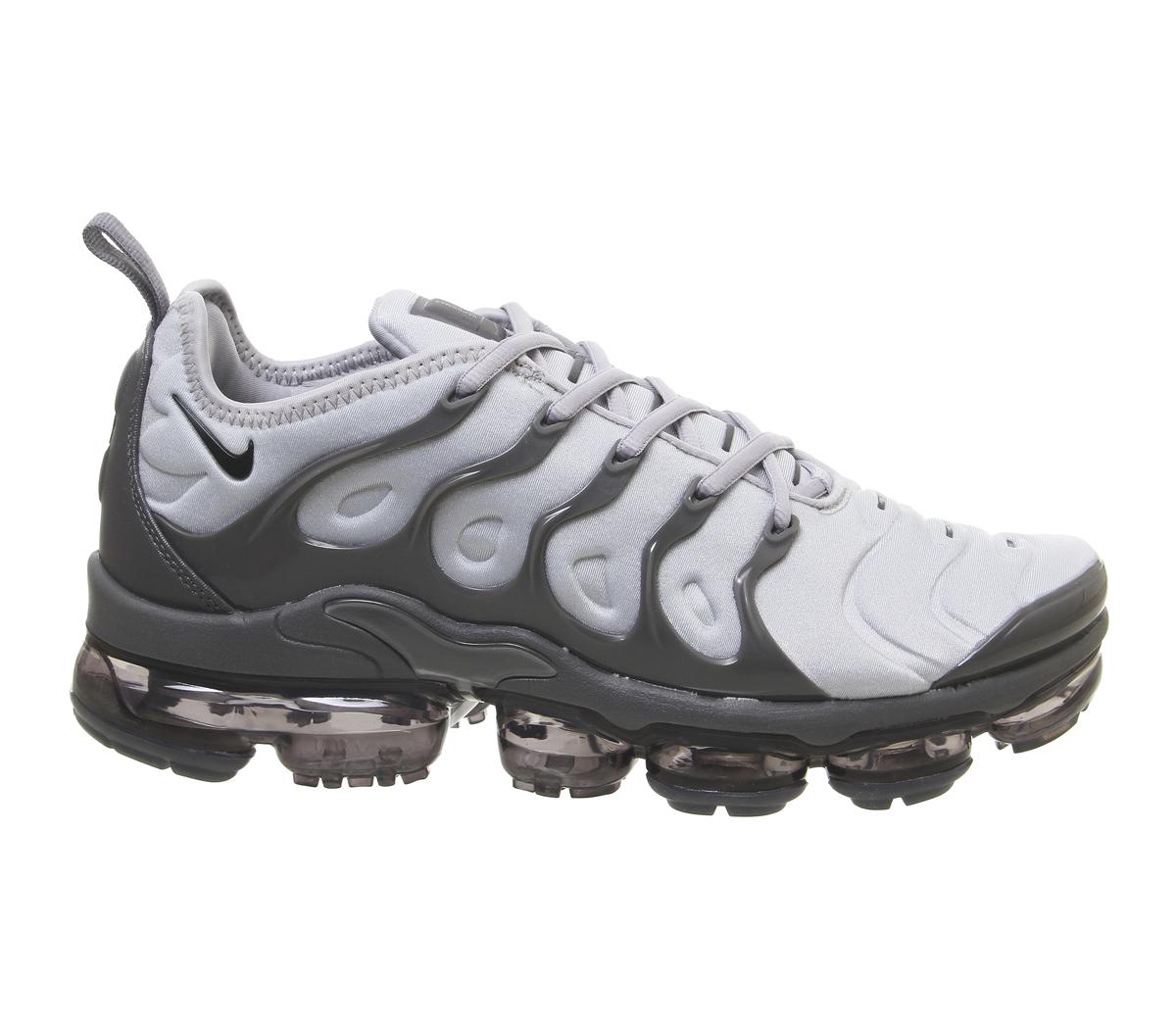 grey nike air vapormax plus