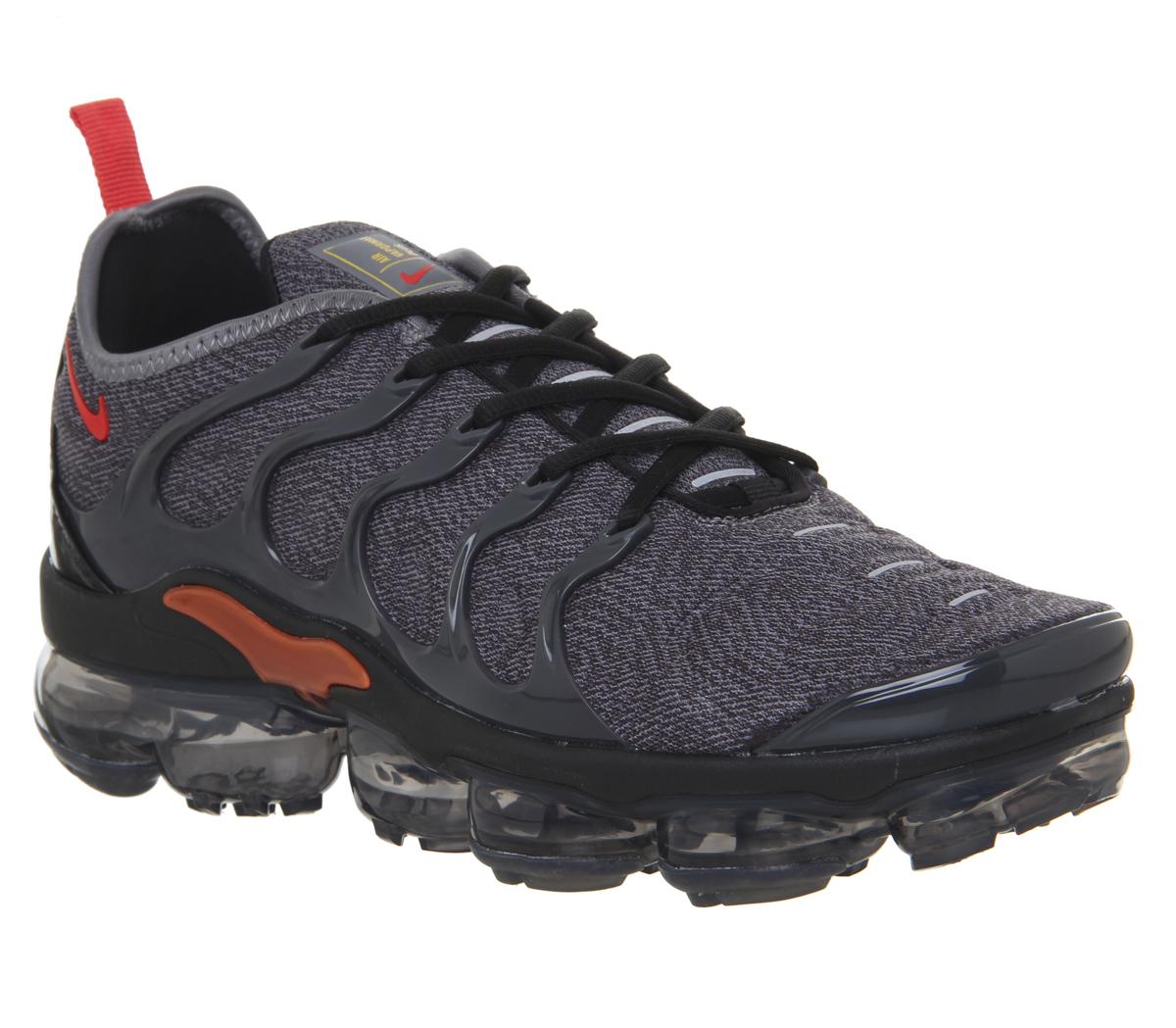 Air Vapormax Plus Trainers