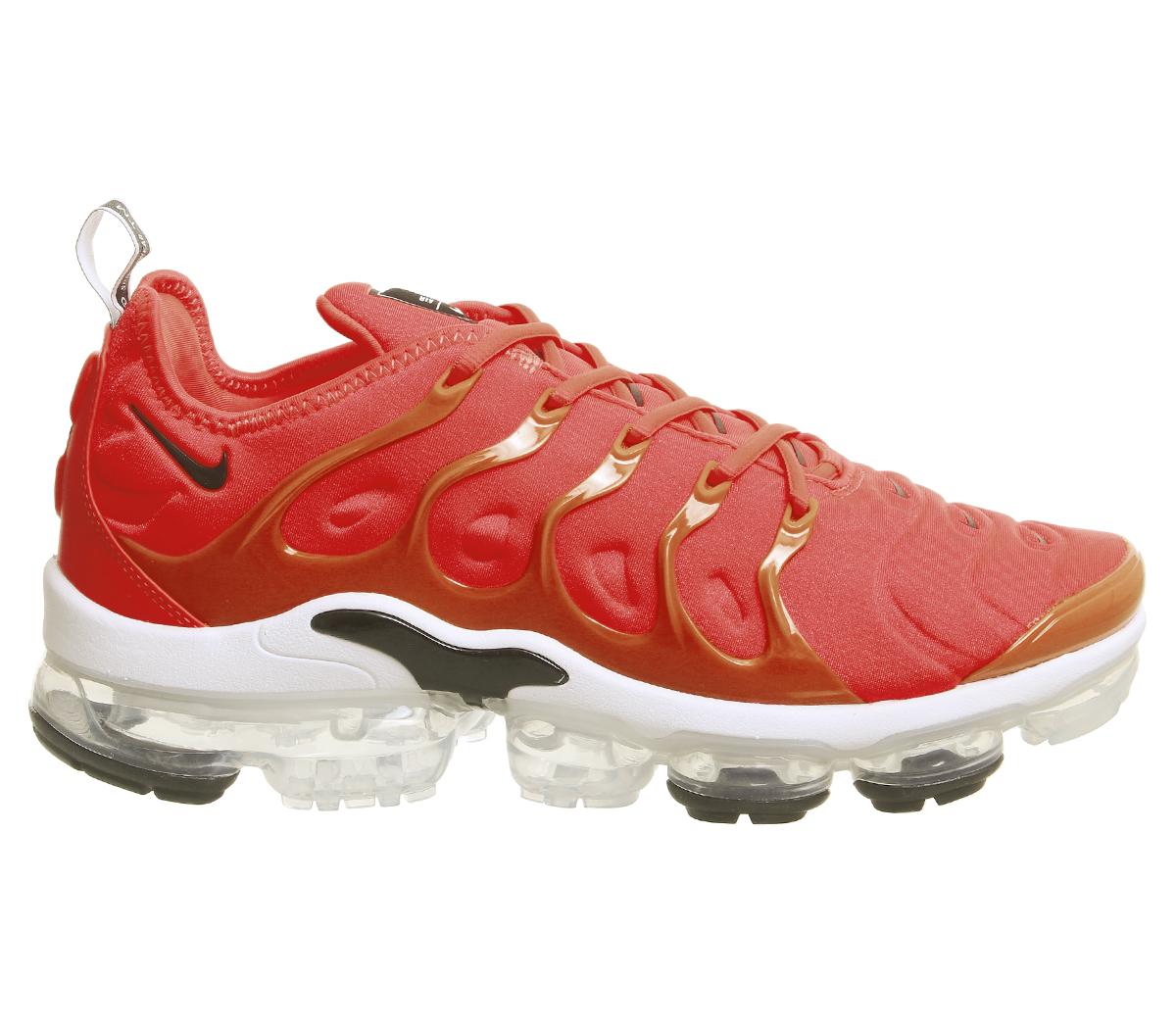 vapormax plus trainers