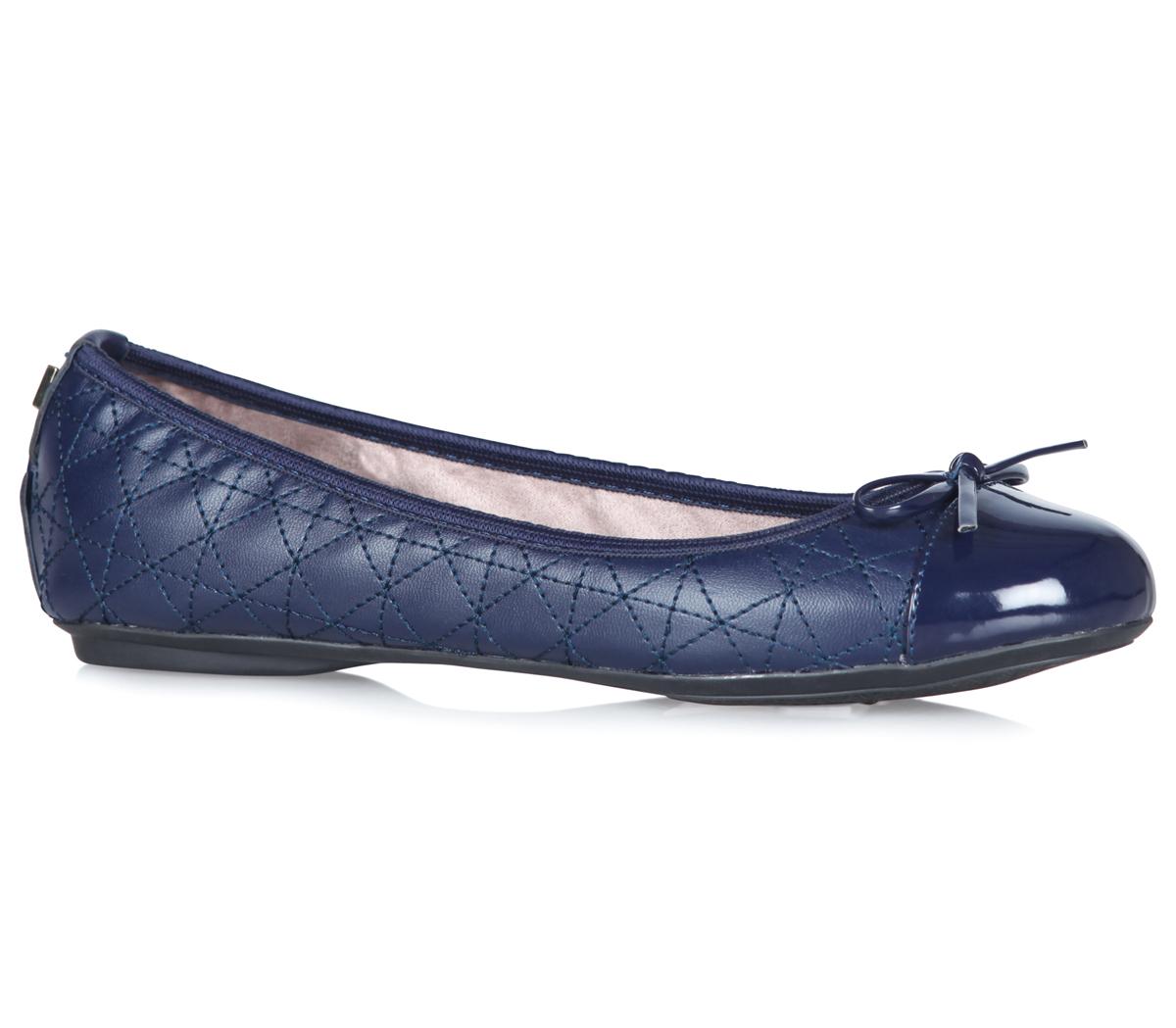 Butterfly TwistsQuilted Olivia 2Navy