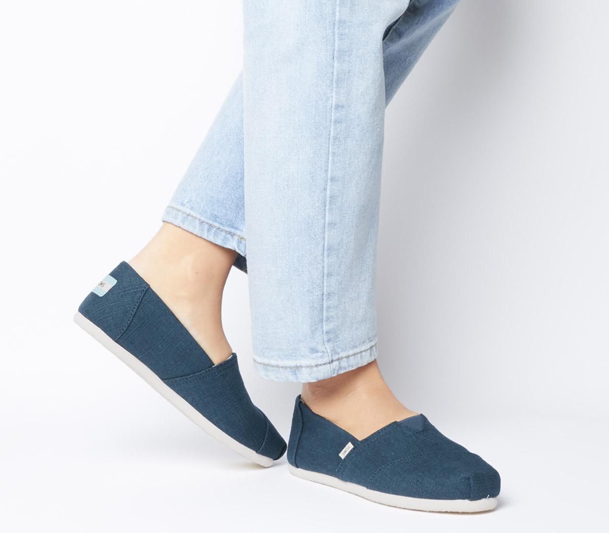 TOMSAlpargata Slip OnsMajolica Blue Heritage