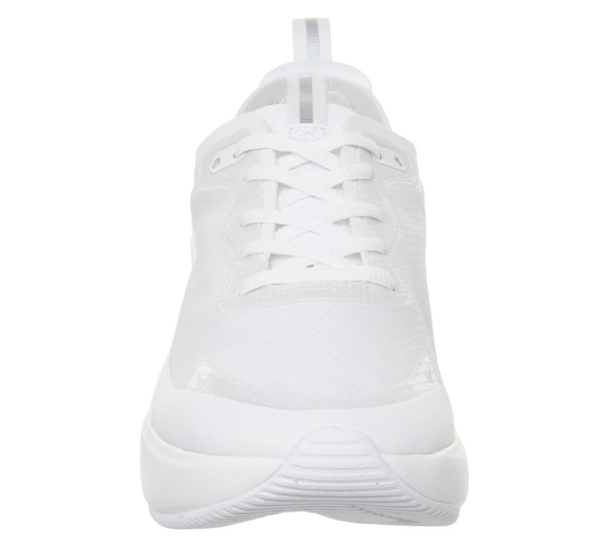 white nike dia trainers
