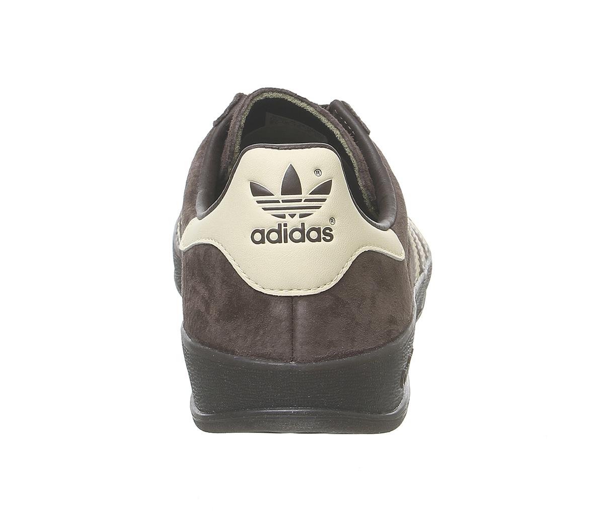 adidasBroomfield TrainersBrown Yellow Gold Metallic