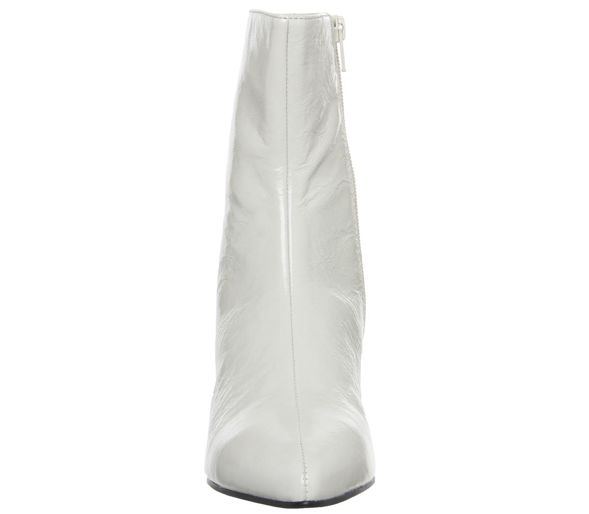 Vagabond ShoemakersMya Mid Ankle BootsWhite