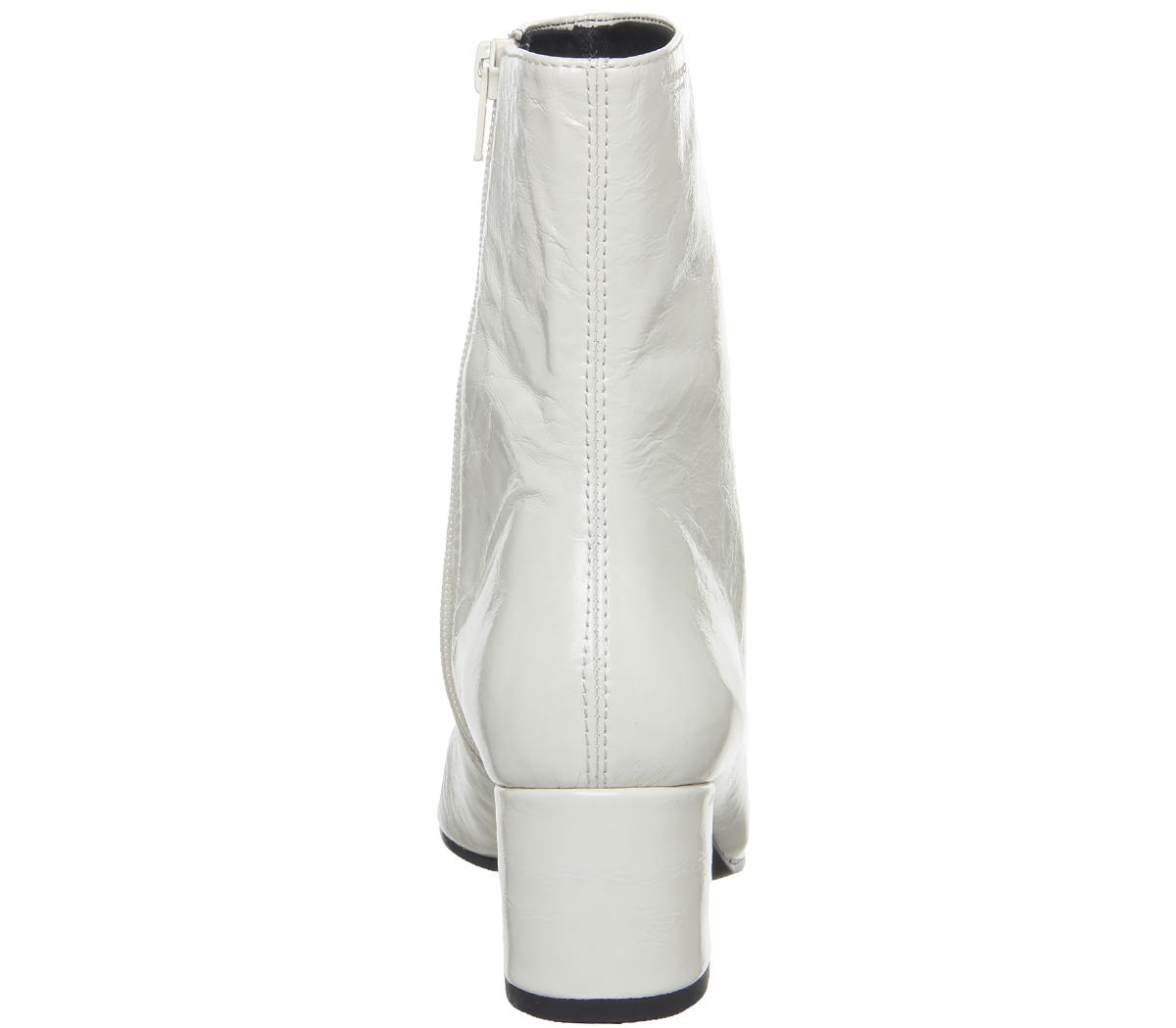 Vagabond ShoemakersMya Mid Ankle BootsWhite
