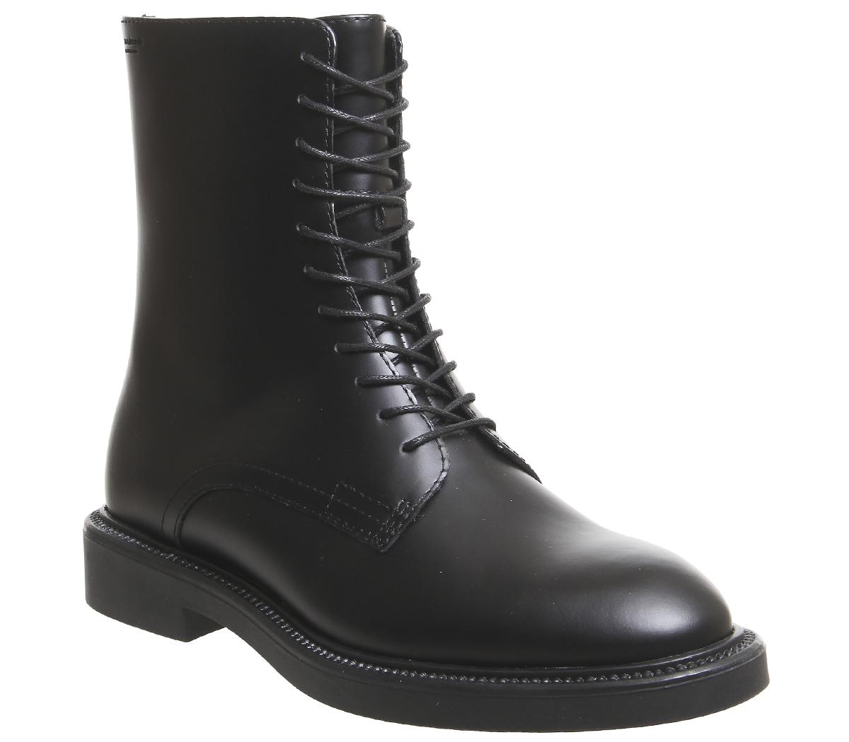 Vagabond ShoemakersAlex Lace Boot HiBlack Polished Leather