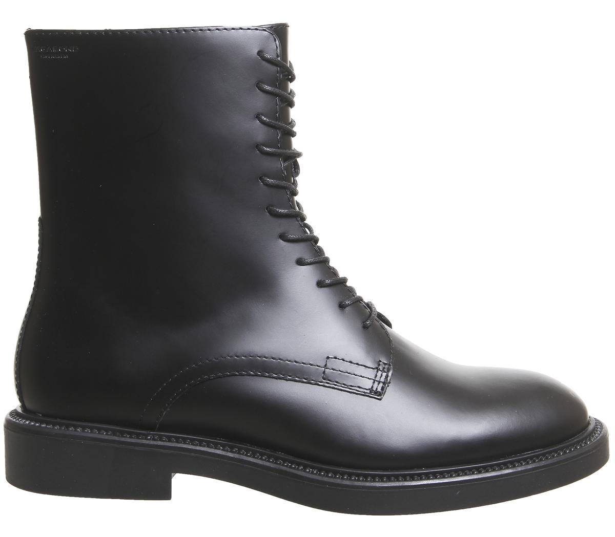 Vagabond ShoemakersAlex Lace Boot HiBlack Polished Leather