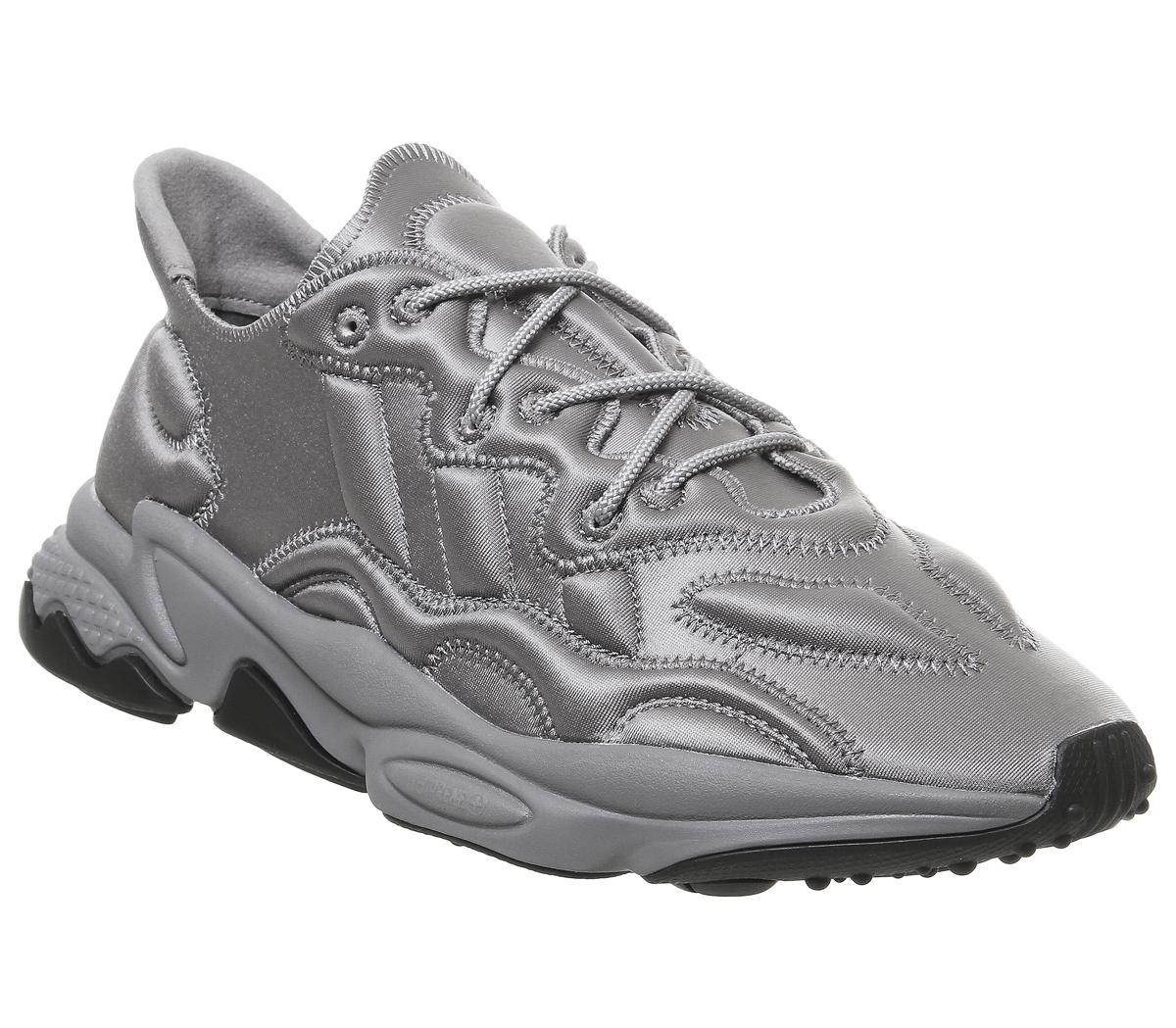 ozweego trainers grey