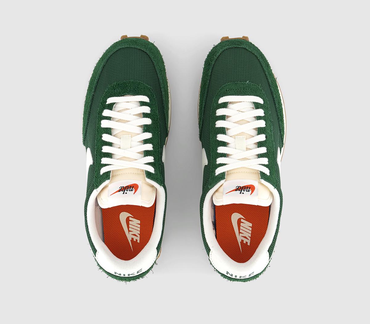 NikeDaybreak TrainersFir Sail Coconut Milk Gum Med Brown