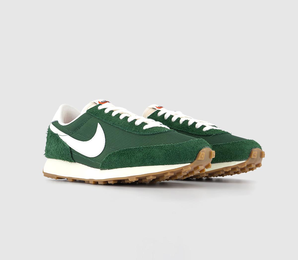 NikeDaybreak TrainersFir Sail Coconut Milk Gum Med Brown