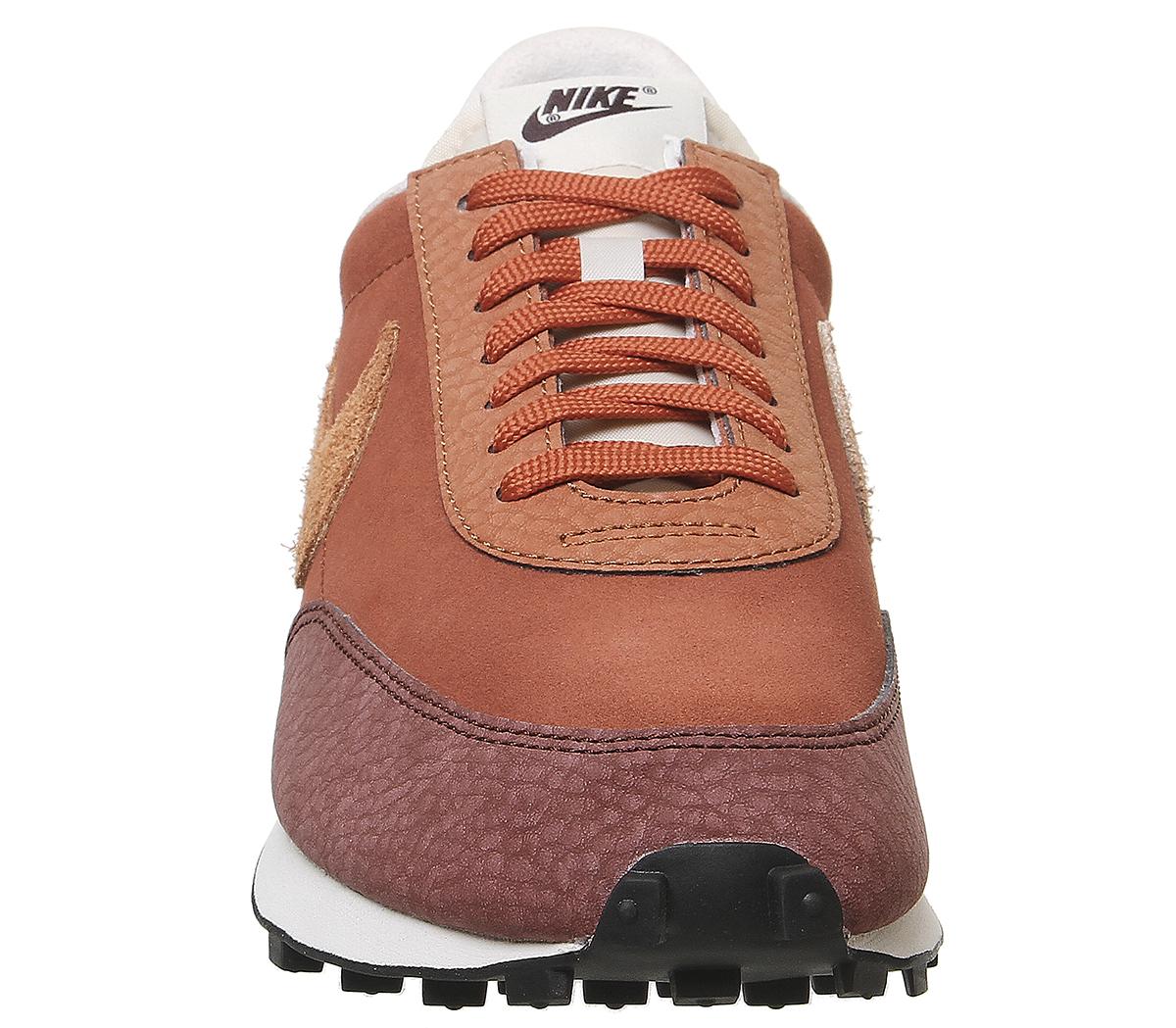 NikeDaybreak TrainersPueblo Brown Rugged Orange Desert Orange Rust Fact