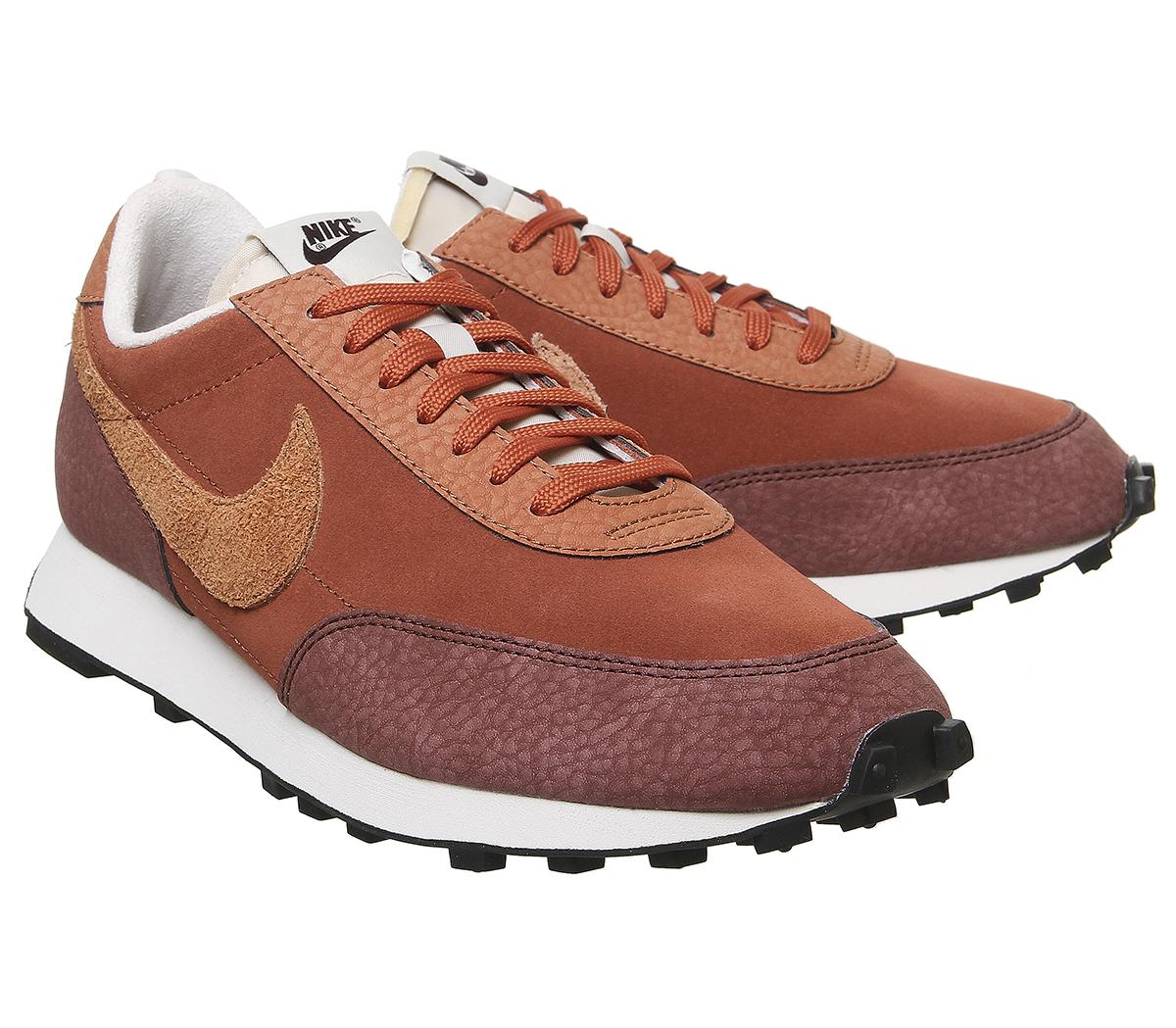 NikeDaybreak TrainersPueblo Brown Rugged Orange Desert Orange Rust Fact