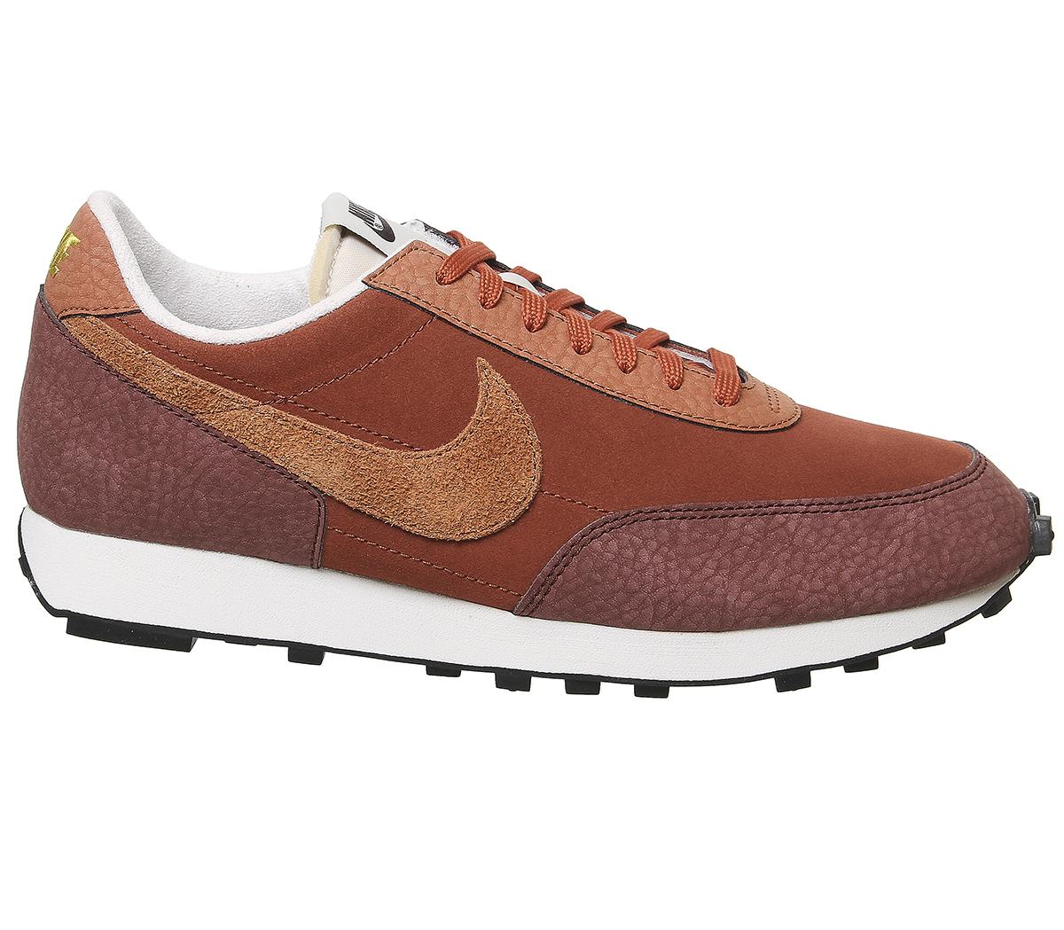 NikeDaybreak TrainersPueblo Brown Rugged Orange Desert Orange Rust Fact