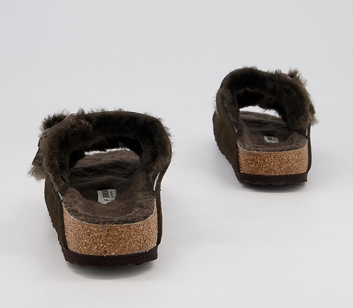 BIRKENSTOCK Arizona Shearling Sandals BIRKENSTOCK Arizona Shearling Sandals Mocha