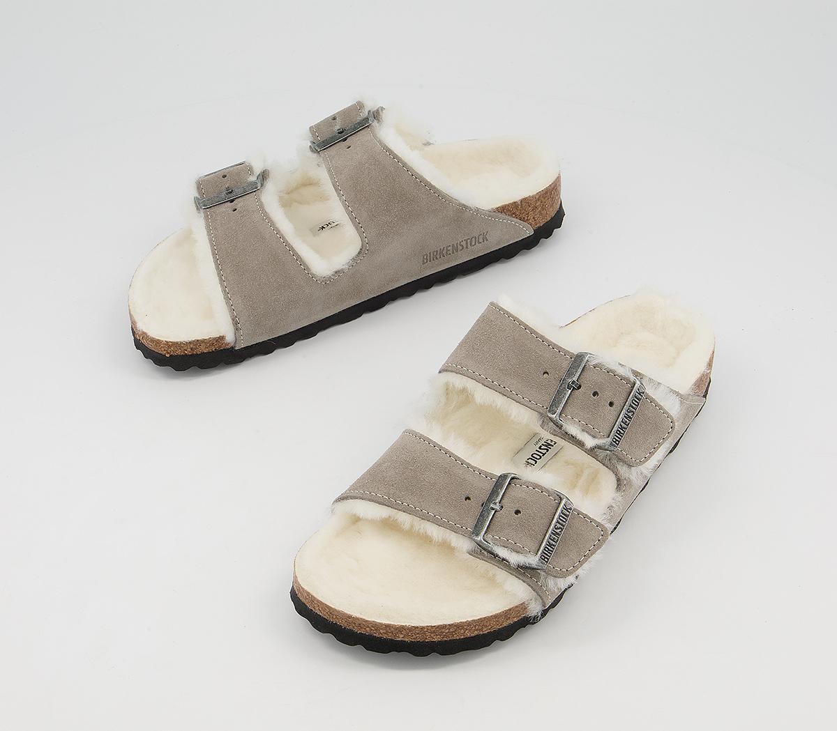 BIRKENSTOCK Arizona Shearling Sandals BIRKENSTOCK Arizona Shearling Sandals Stone Coin