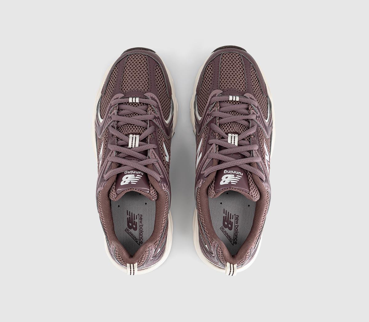 New Balance530 TrainersFast Track Pebble