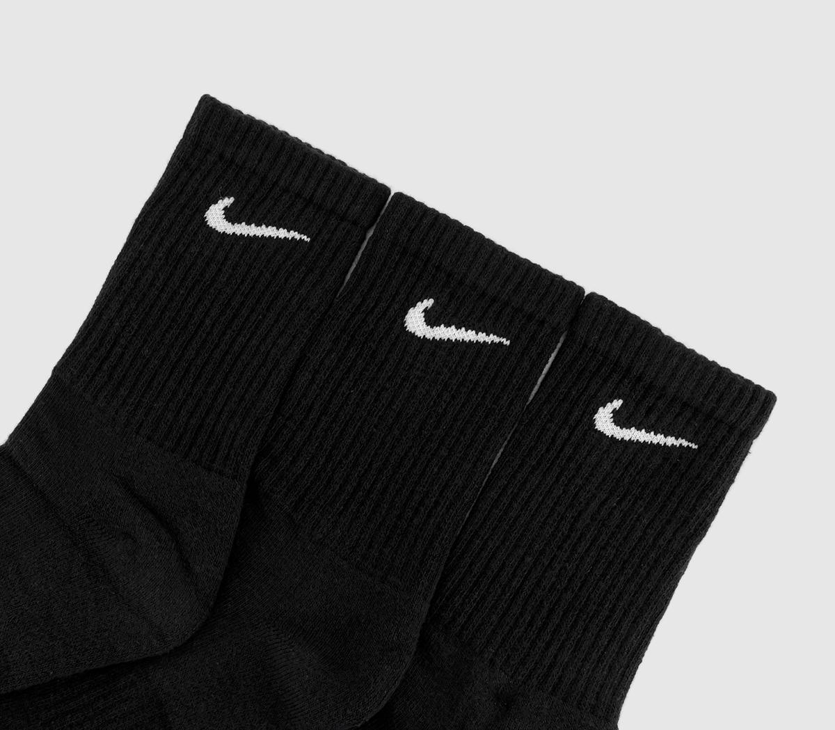 NikeNike Dri-fit Cushion Crew 3 Pack Socks NikeNike Dri-fit Cushion Crew 3 Pack SocksBlack White