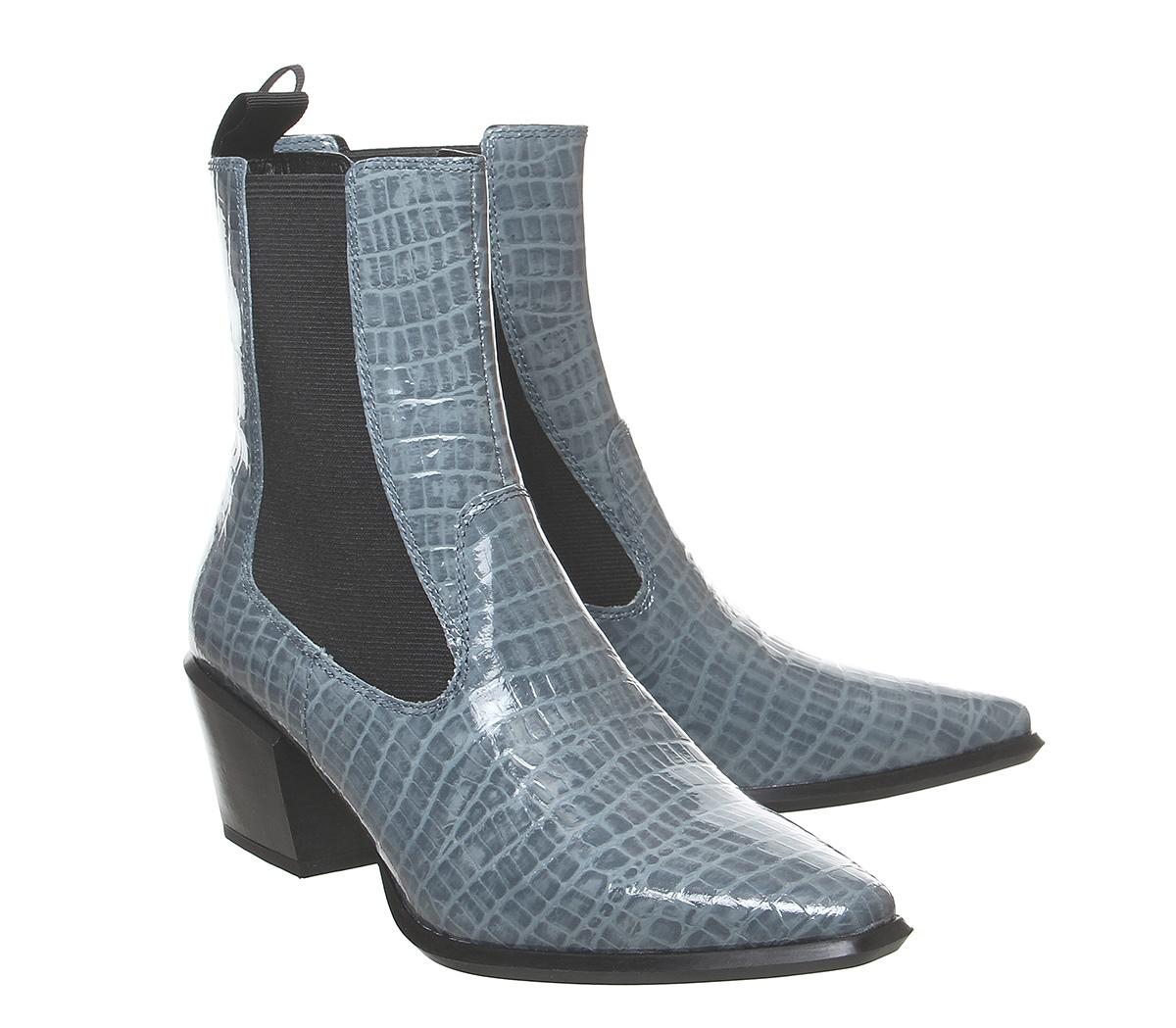 Vagabond ShoemakersBetsy Heel Chelsea BootsDusty Blue