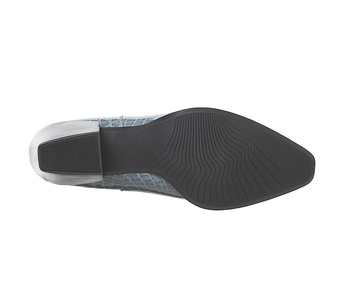 Vagabond ShoemakersBetsy Heel Chelsea BootsDusty Blue
