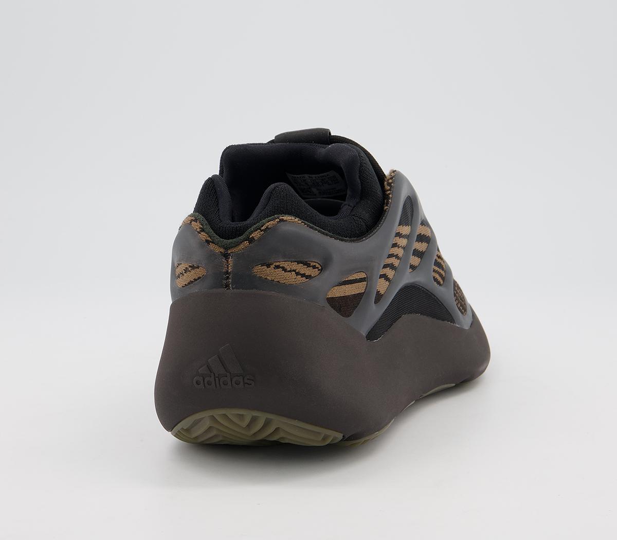 adidas YeezyYeezy 700 V3 TrainersClabro