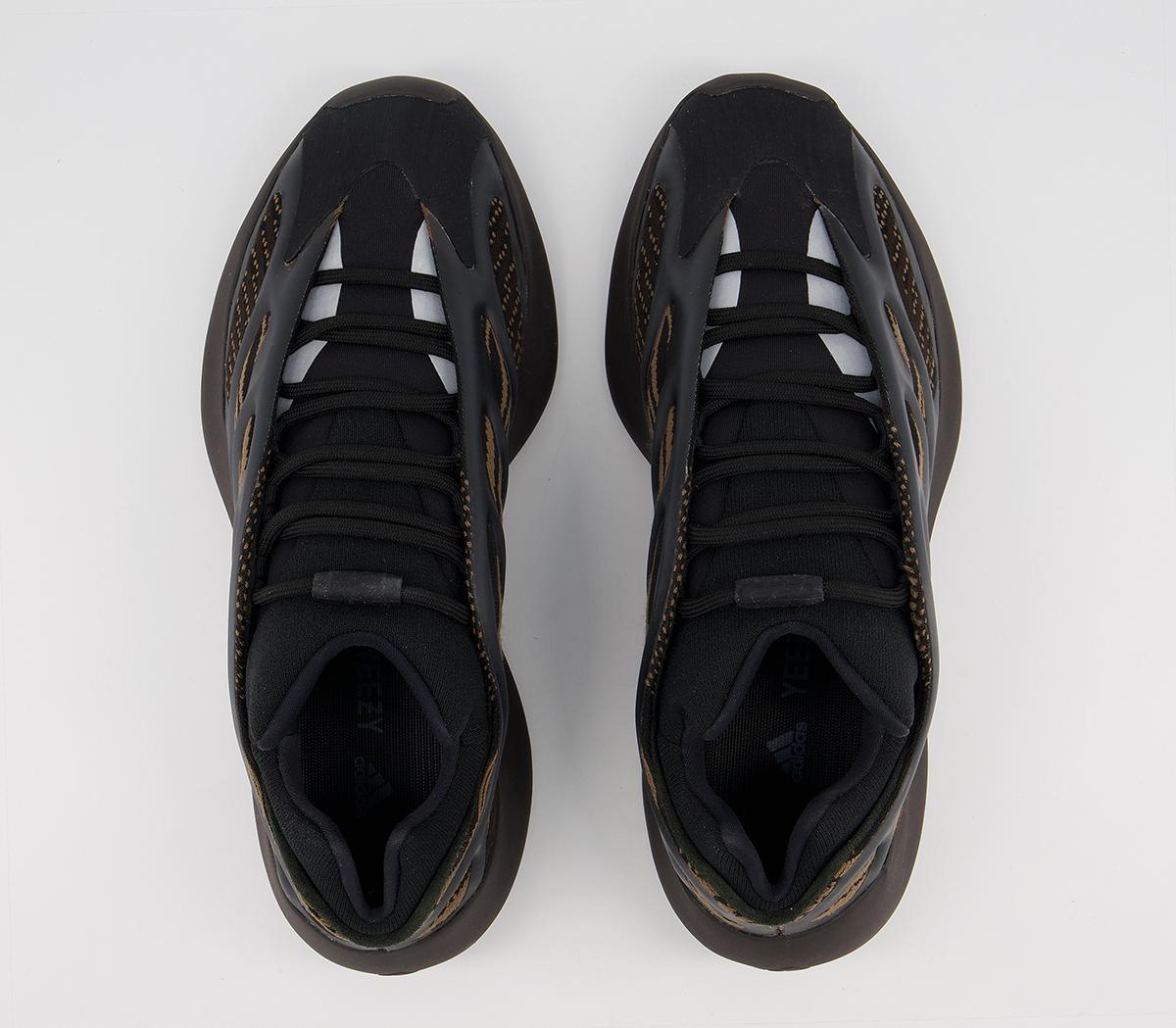 adidas YeezyYeezy 700 V3 TrainersClabro