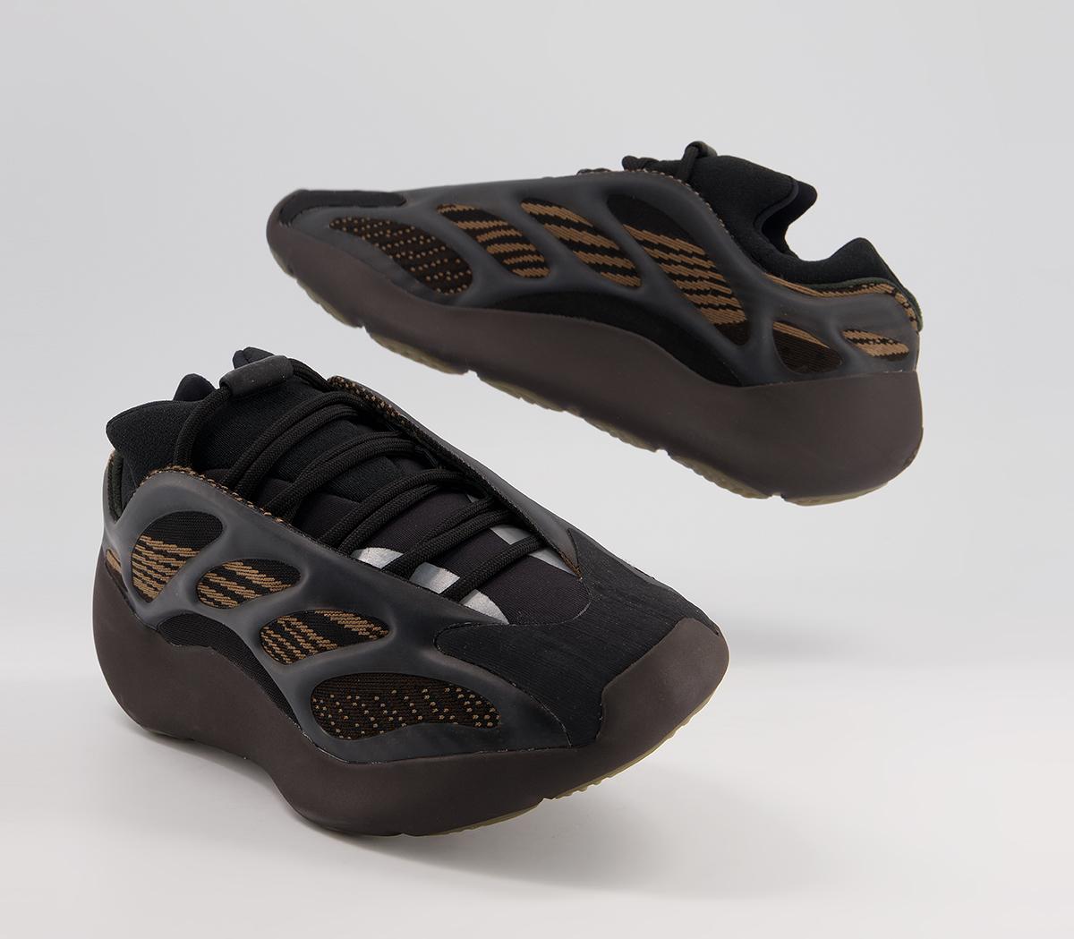 adidas YeezyYeezy 700 V3 TrainersClabro