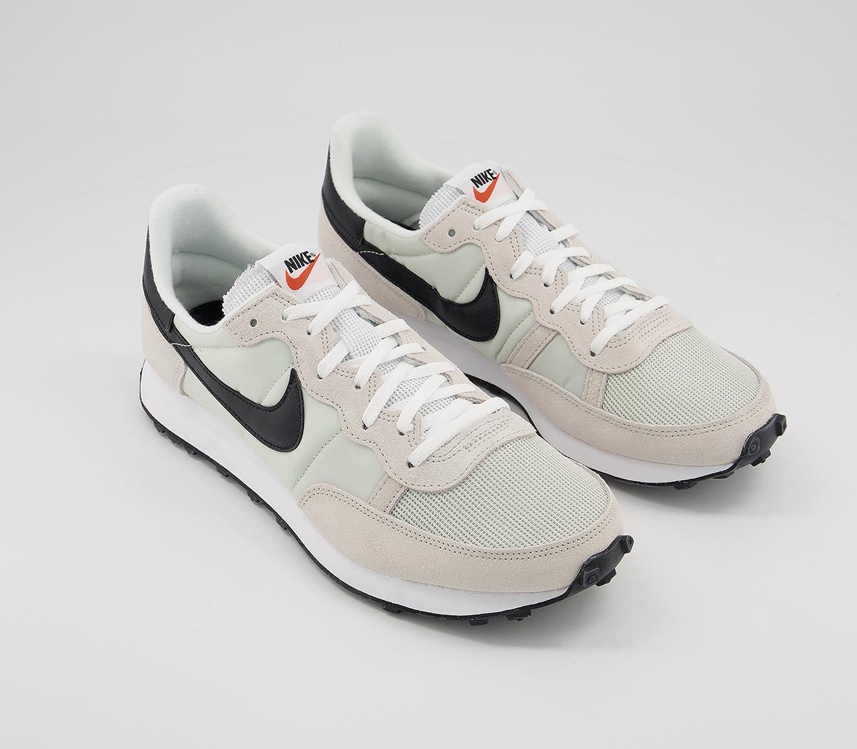 nike challenger beige