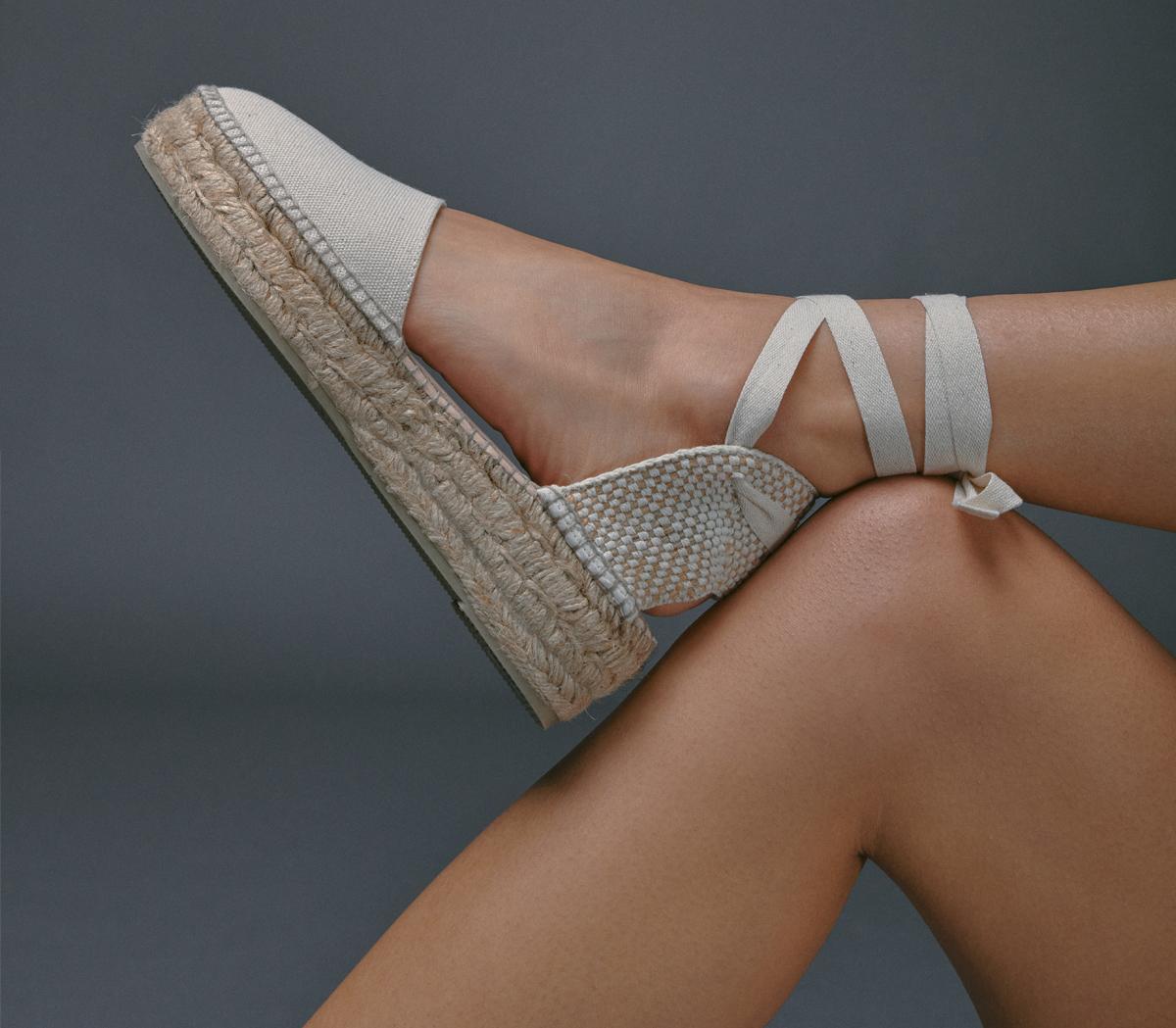Gaimo for OFFICEFlat Ankle Tie SandalsNatural