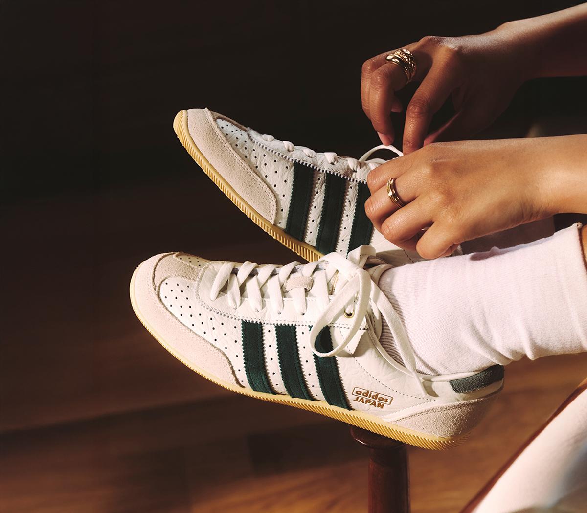 adidasJapan Trainers adidasJapan TrainersOffwhite Collegiate Green Orange Tint