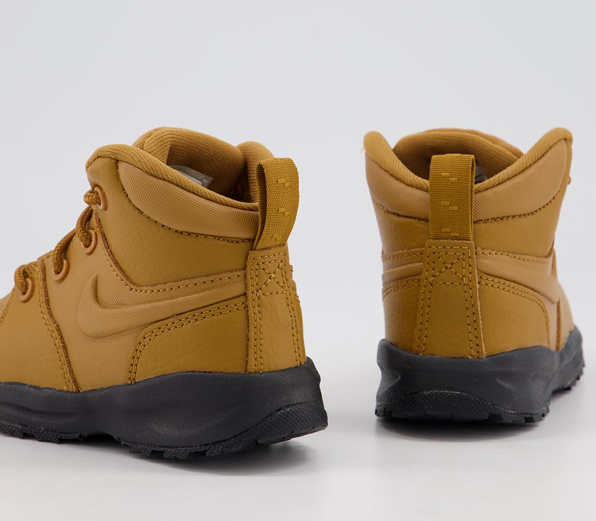 nike manoa boots near me