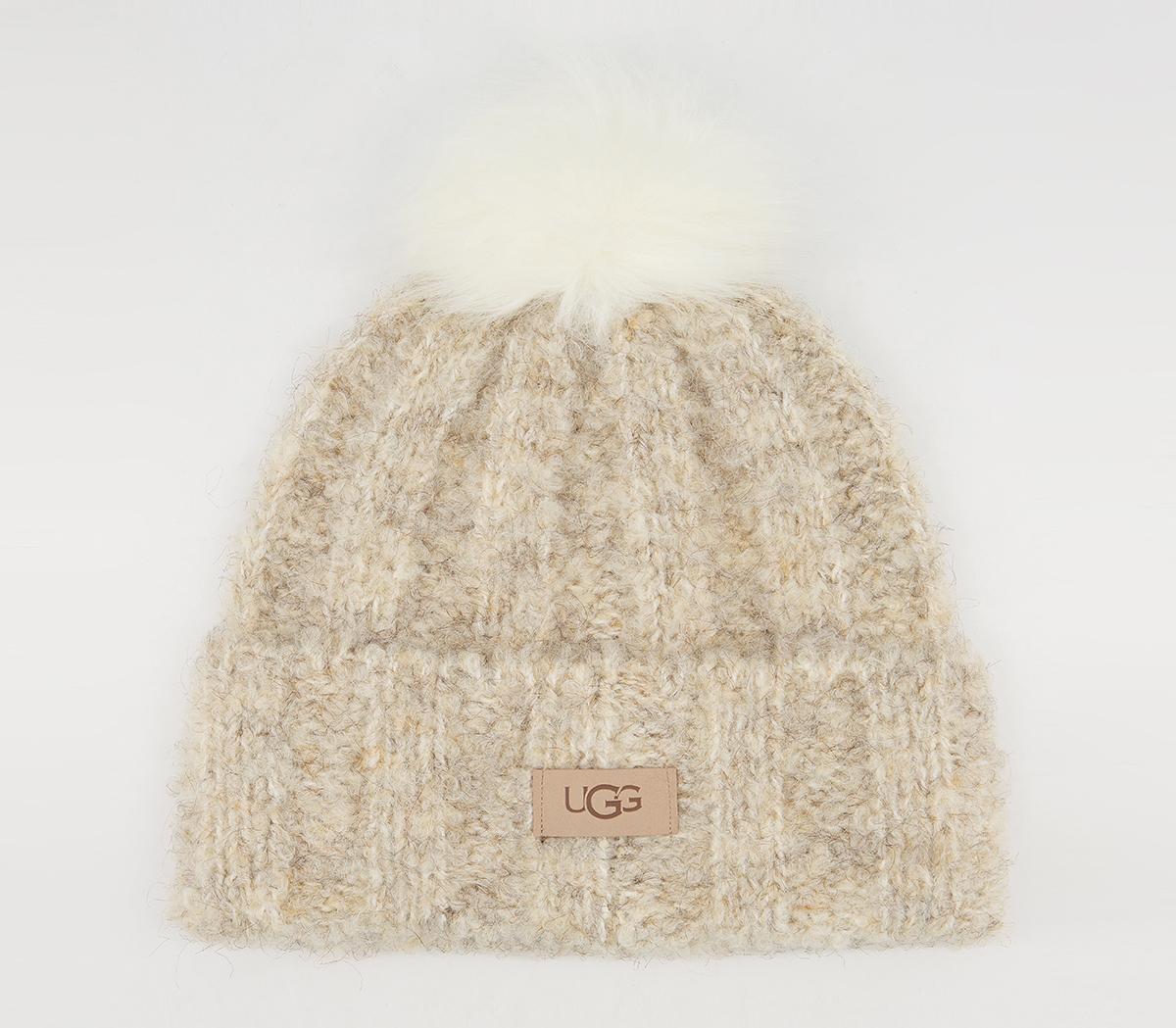 Ugg beanie with store pom