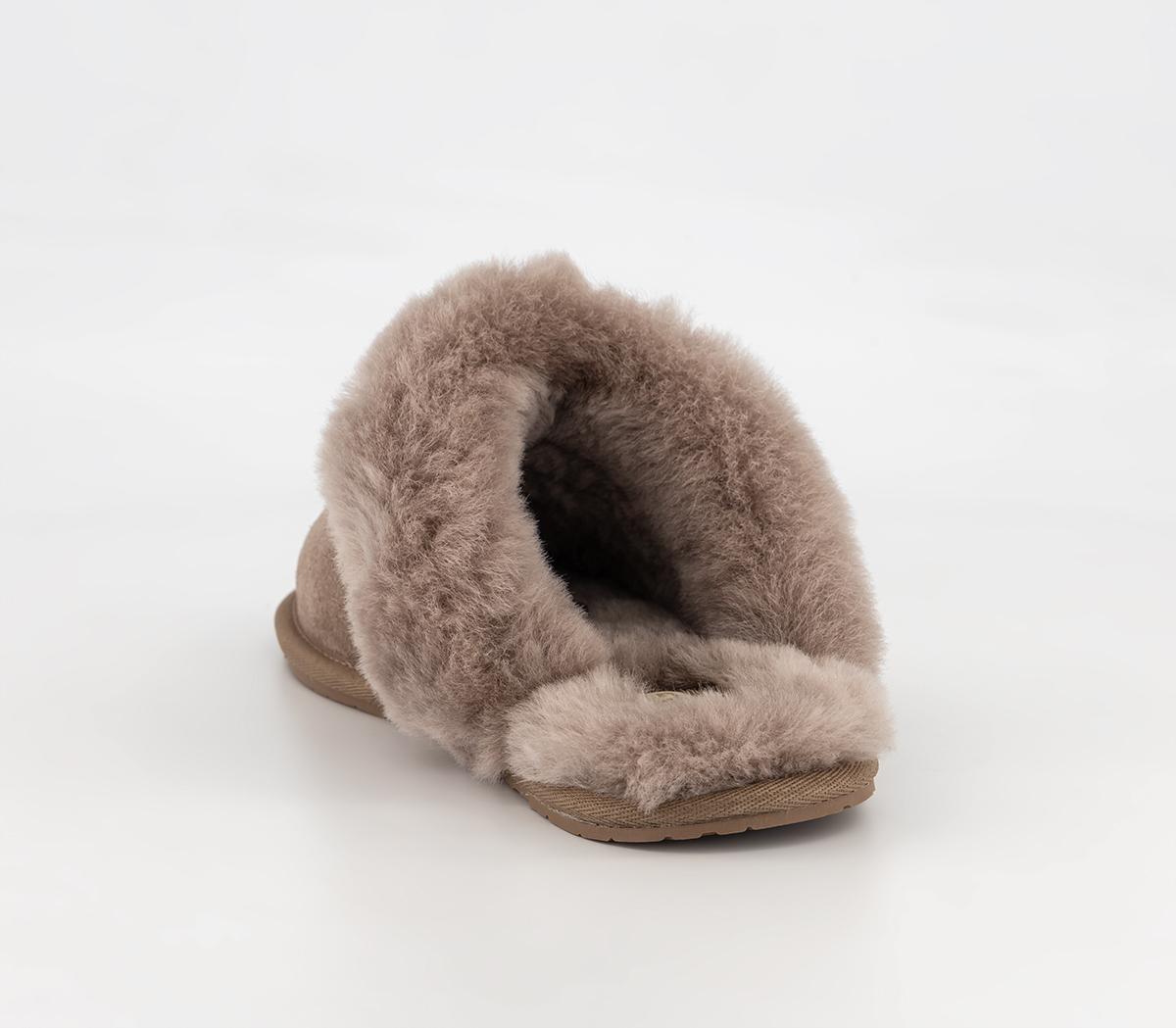 UGG Scuffette II Metal Logo Slippers UGG Scuffette II Metal Logo Slippers Walnut